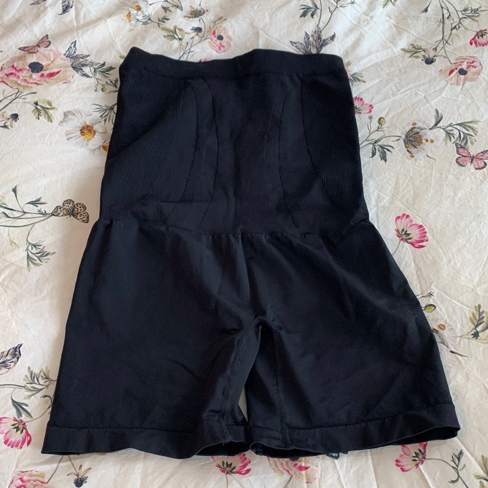Blanqi Postpartum Support Shorts